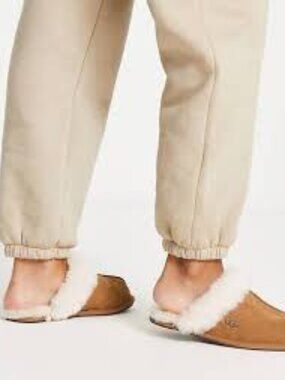 UGG Scuffette II  Chestnut Brown Suede Shearling Slippers with Cream Fur Trim